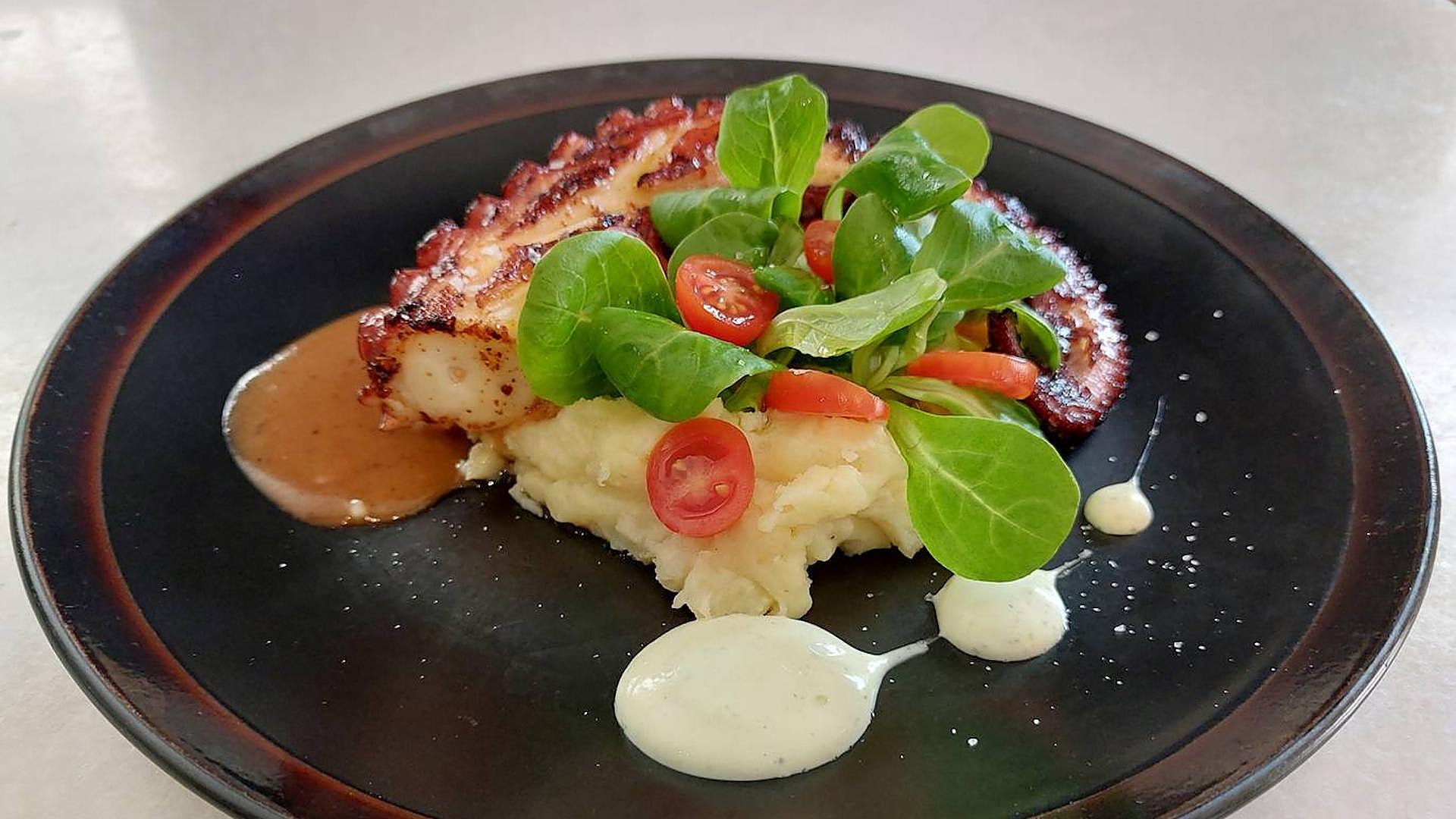 Pizzas y crepes de mar en Arrigunaga El Correo